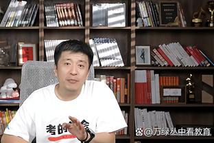 彻底怒了！哈维被罚下前大骂裁判：别惹我，去你*的混蛋，有种把我罚下去